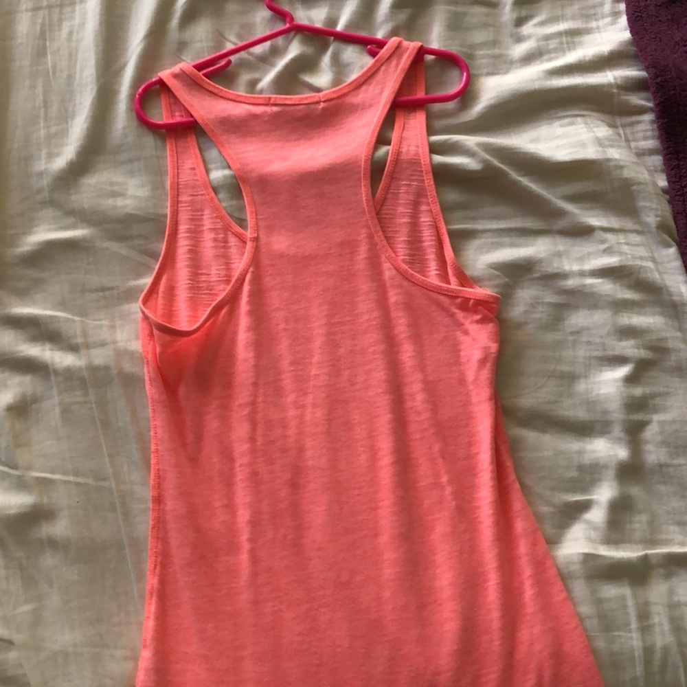 Cute top!! - Picture 2 of 2